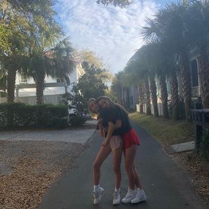 Meet your Posher, Avery